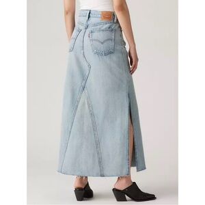 Levi’s Long Icon Skirt Maxi Denim Skirt Size 26 Light Wash NWT